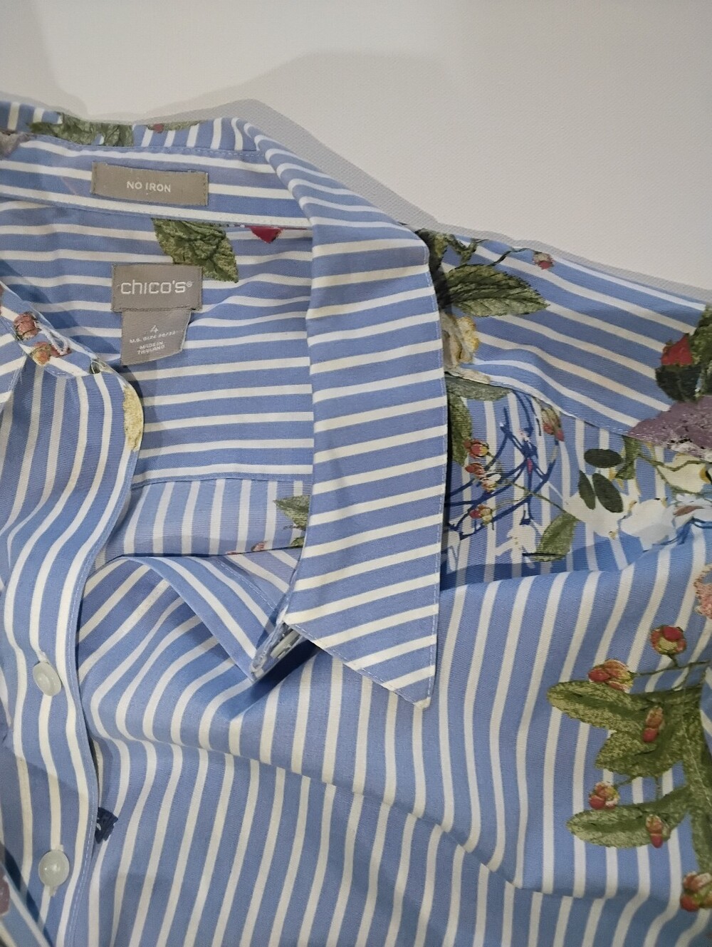 Chicos Button Down Non Iron Shirt Womens XXL Blue White Stripe Beige Red Floral - Picture 6 of 10